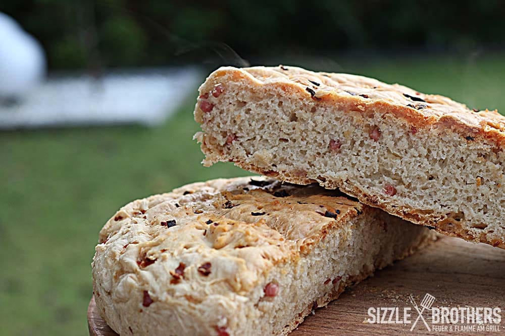 Das Zwiebelbrot aus dem Dutch Oven