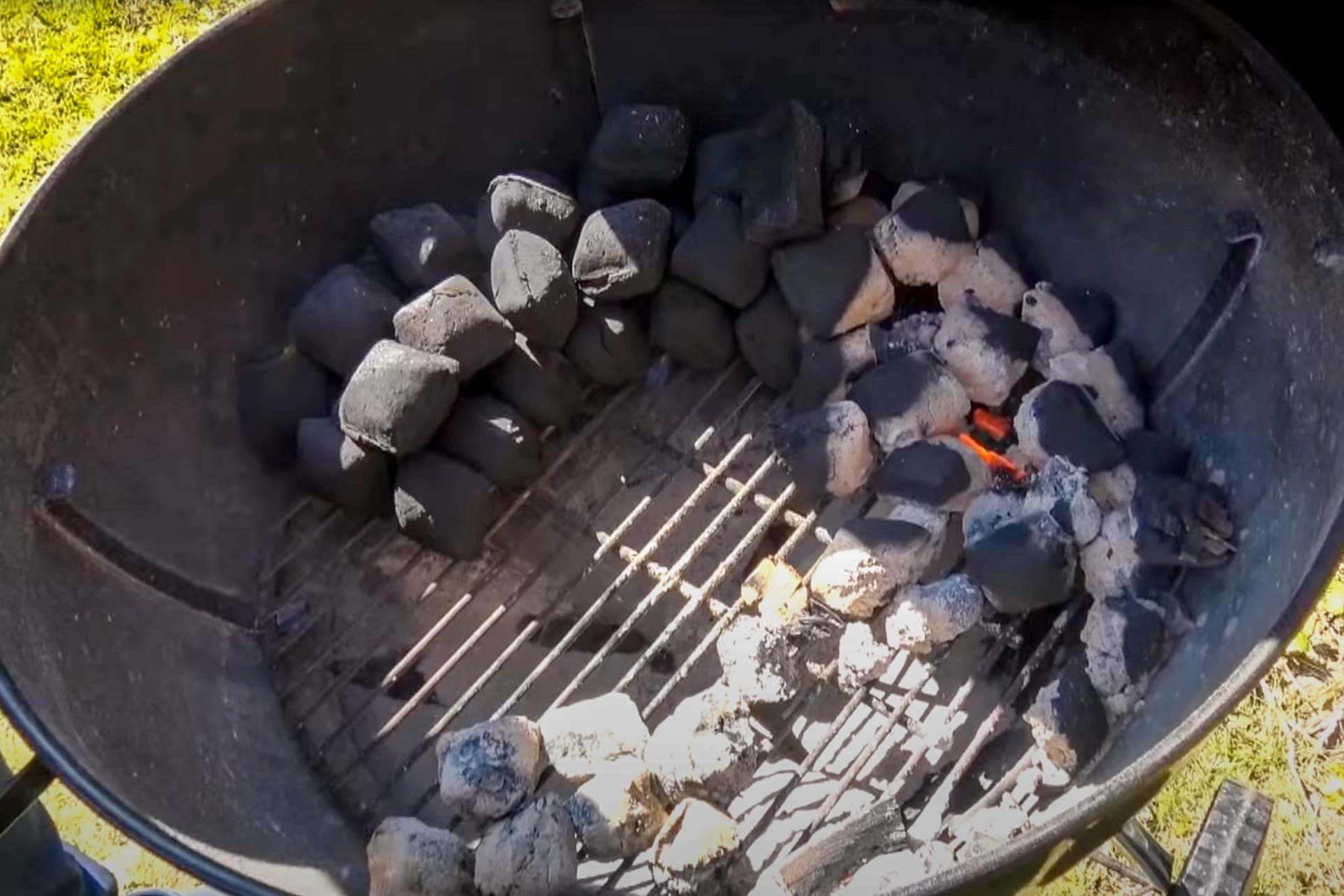Der Minion Ring im Kugelgrill