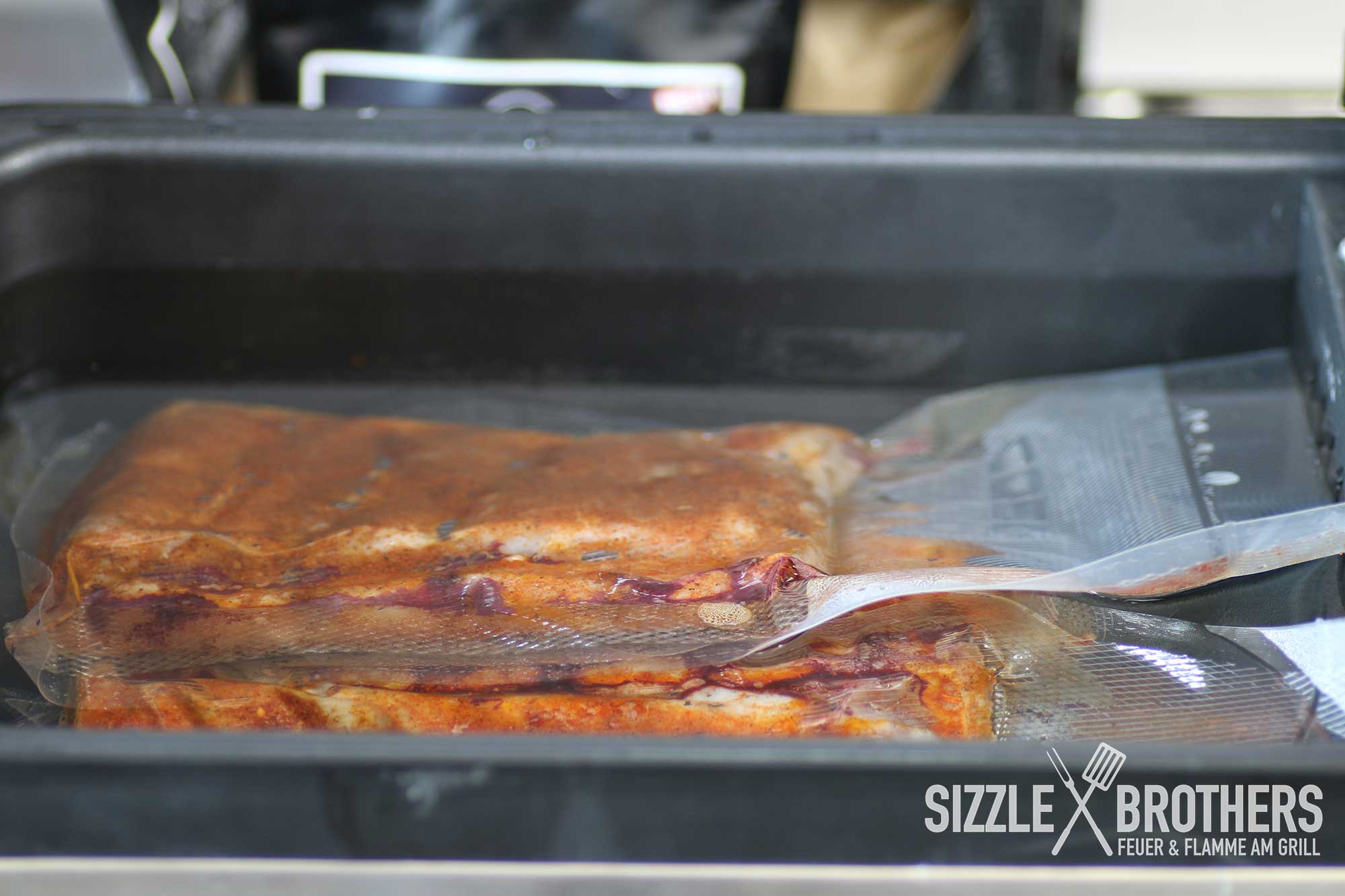 Spareribs Sous Vide bei 65 °C im Wasserbad