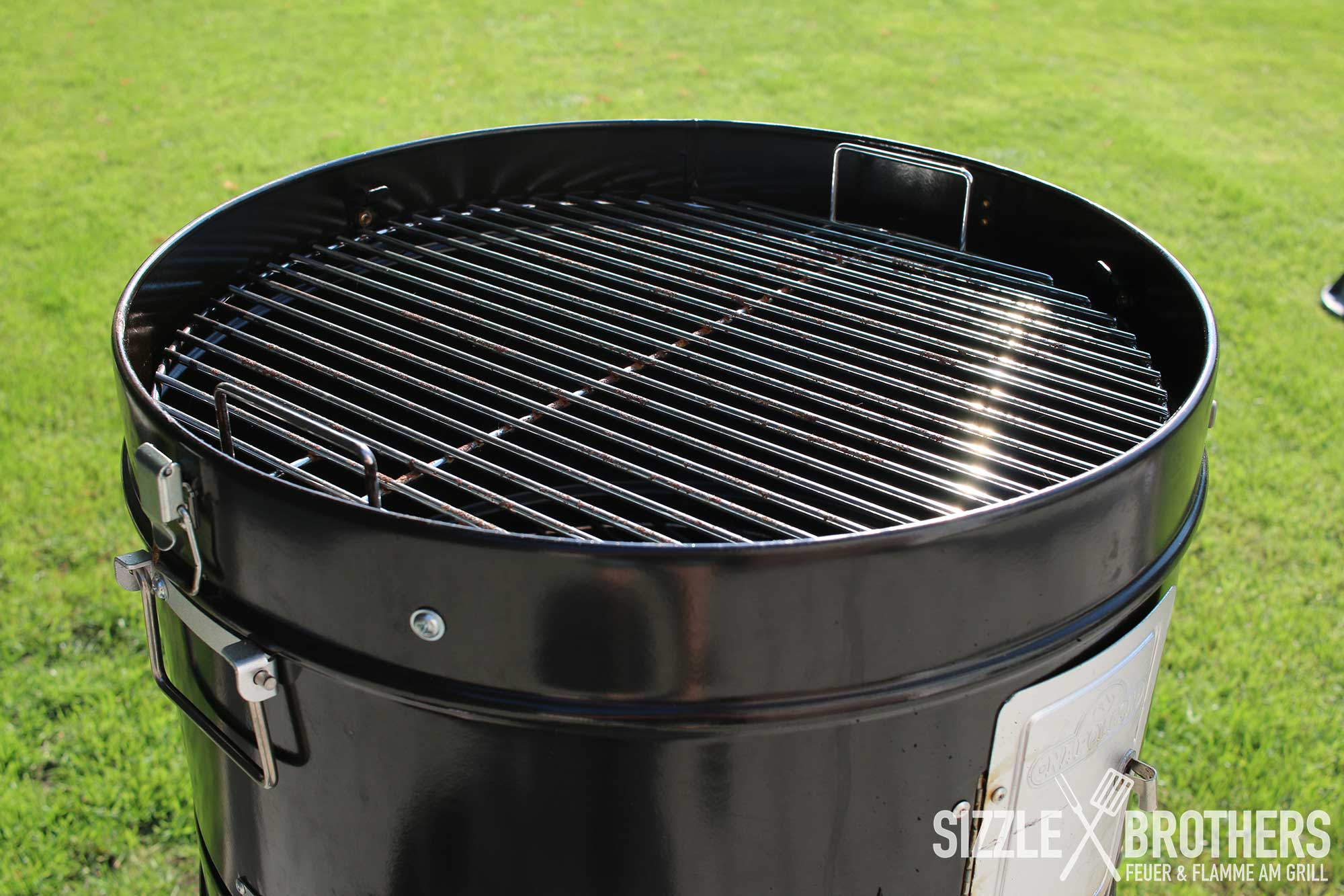 Grillrost im Watersmoker