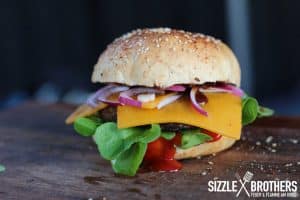 Der fertige Cheeseburger