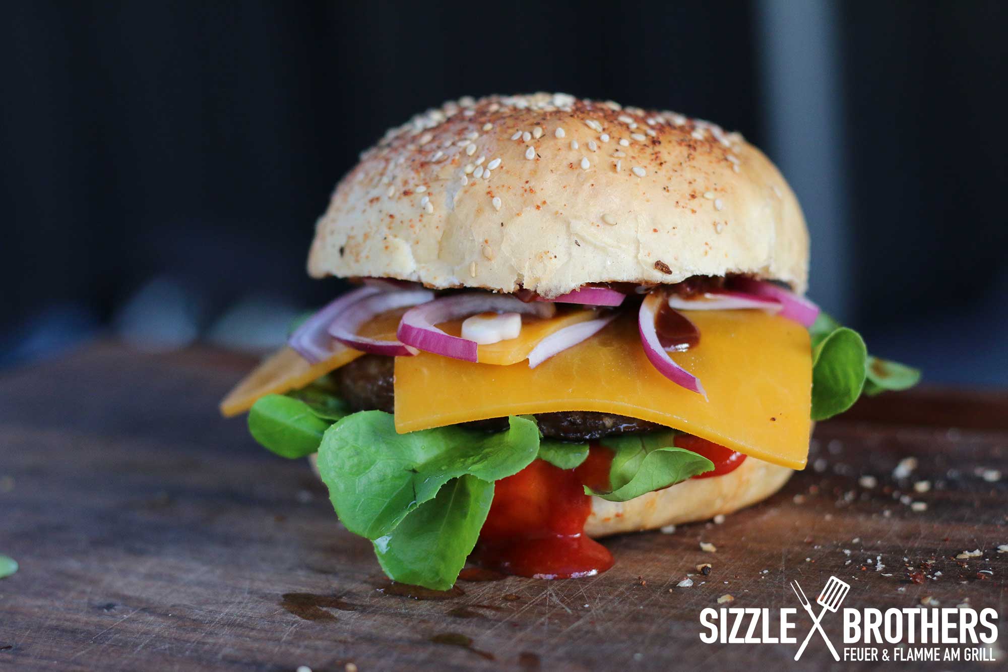 Der fertige Cheeseburger