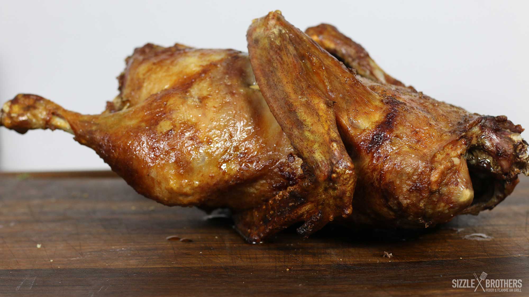 Die gegrillte Ente ist bereit zum Verzehr