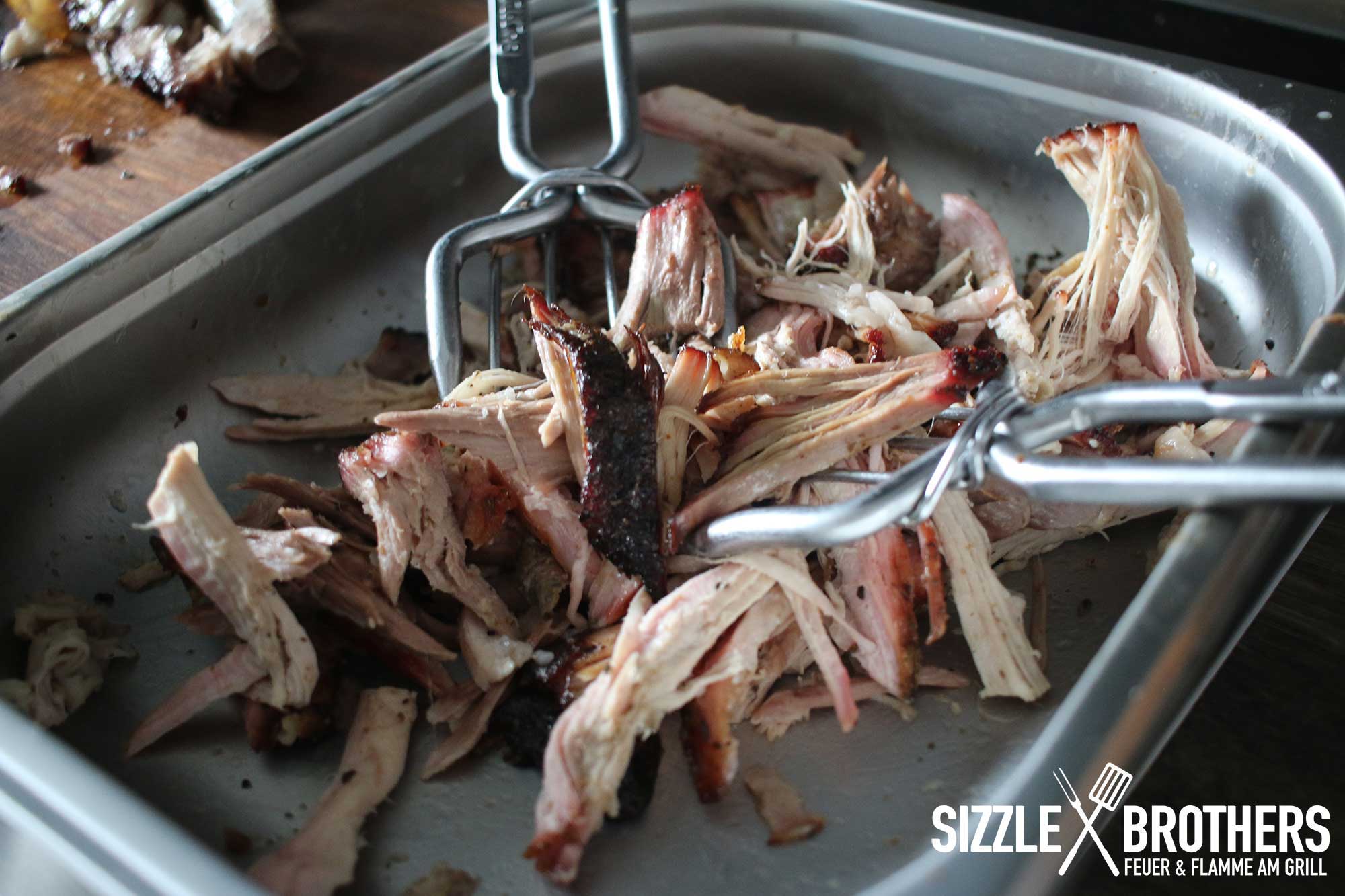 Fertiges Pulled Pork vom Smoker