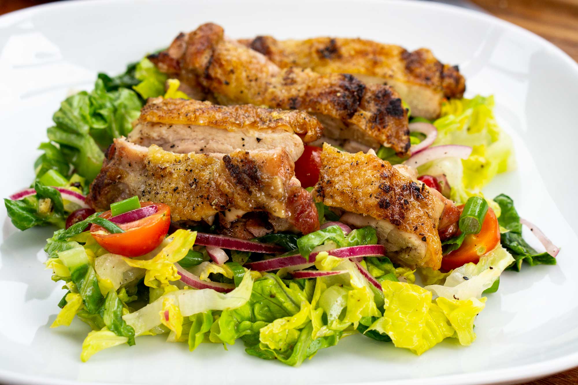 Salat mit Hähnchenstreifen