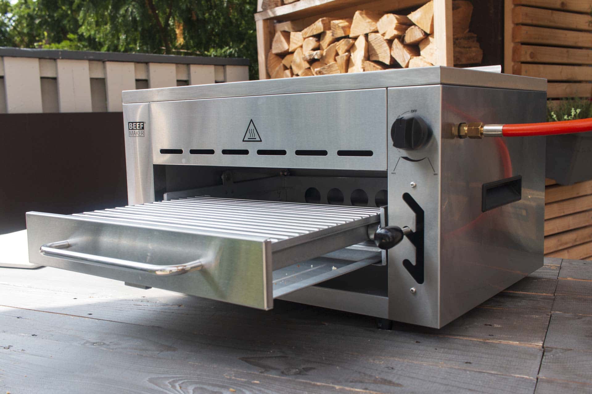 Die herausziehbare Schublade des ALDI Grills