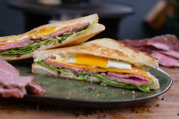 Mayonnaise selber machen - leckeres Roastbeef Sandwich