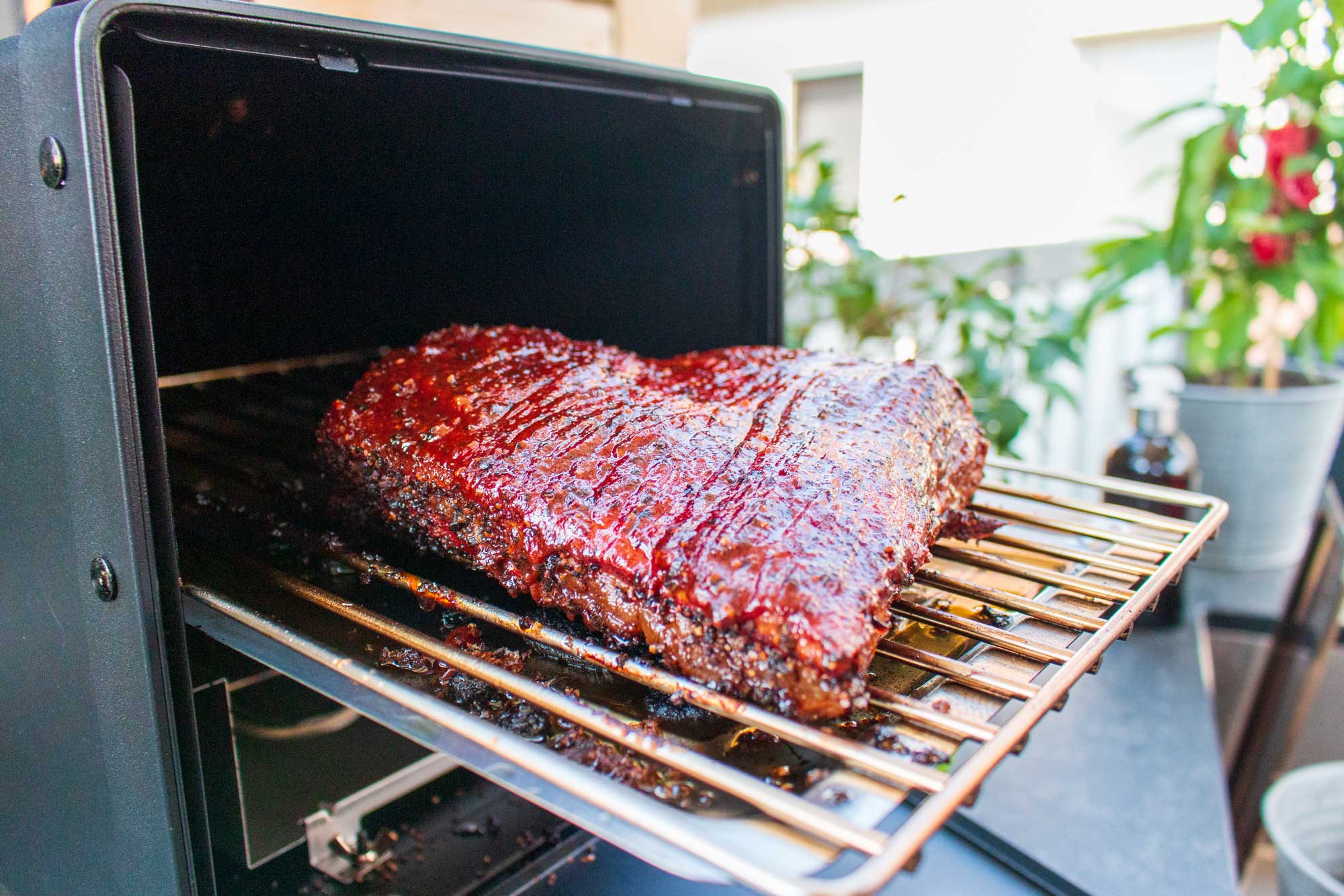 Schweinebauch im Smoker glasiert