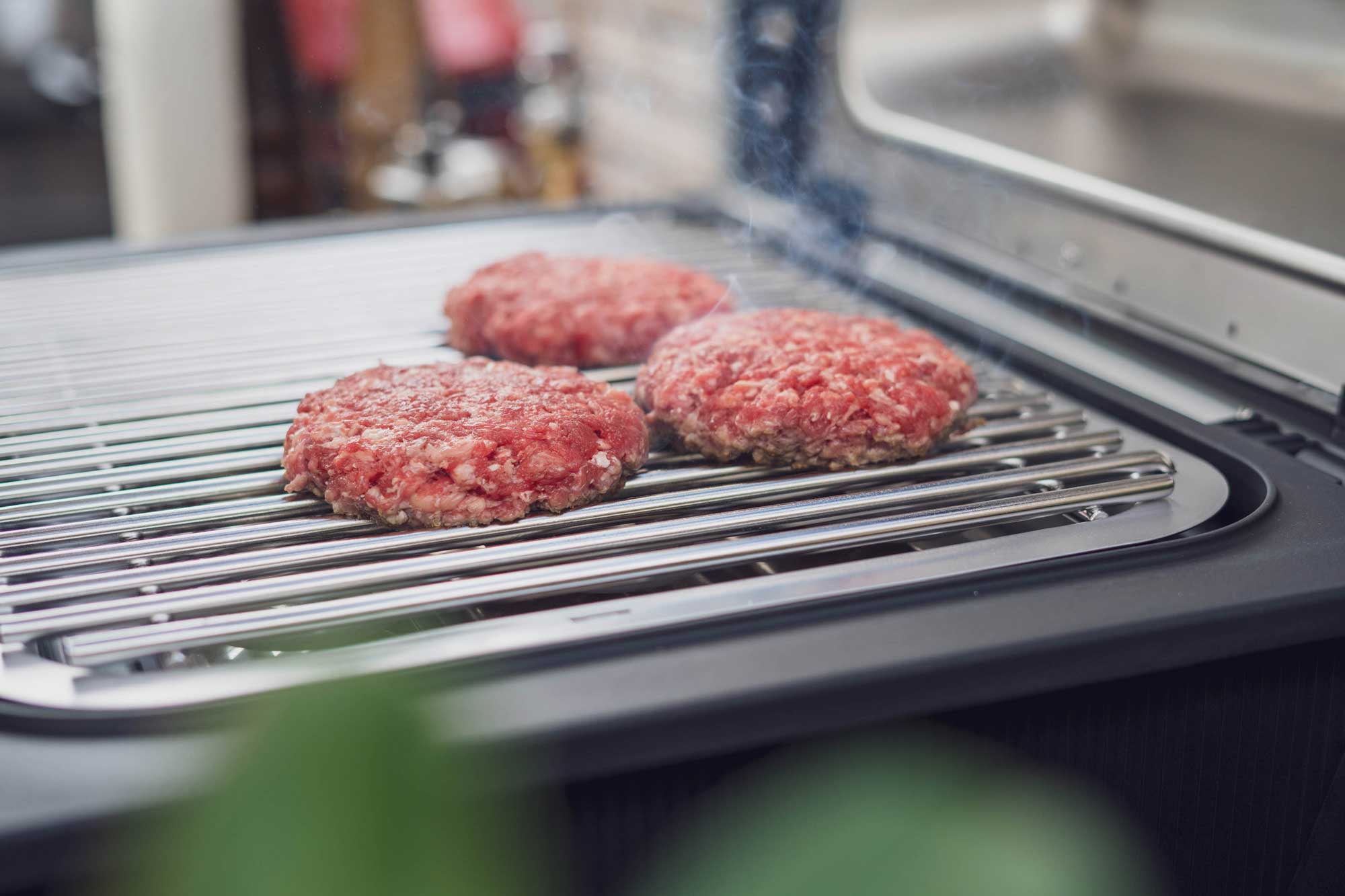Die Patties bei ordentlich Hitze braten
