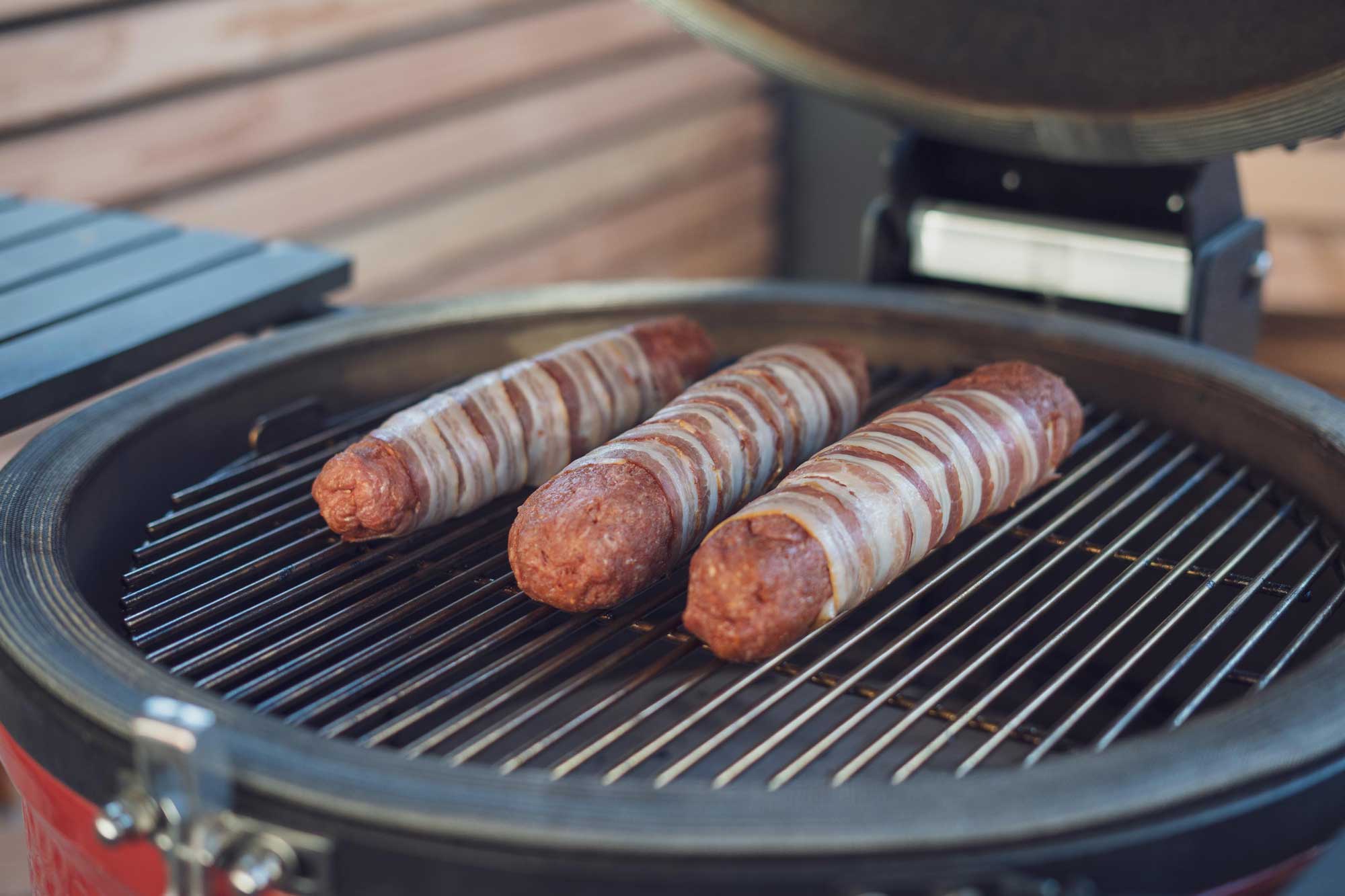 Für ca. 30 Minuten indirekt grillen und smoken