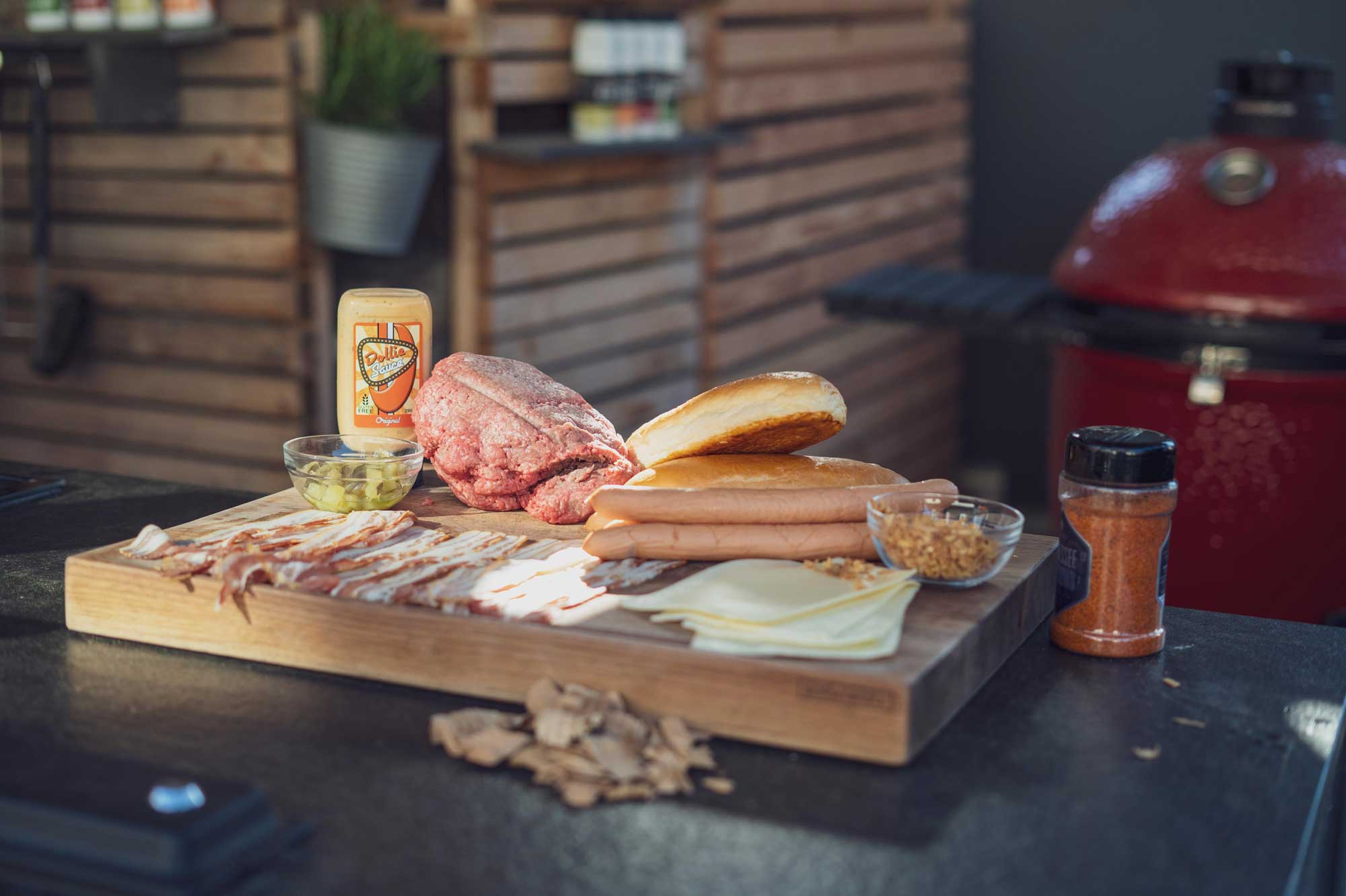 Die Zutaten für den Bacon Bomb Hot Dog