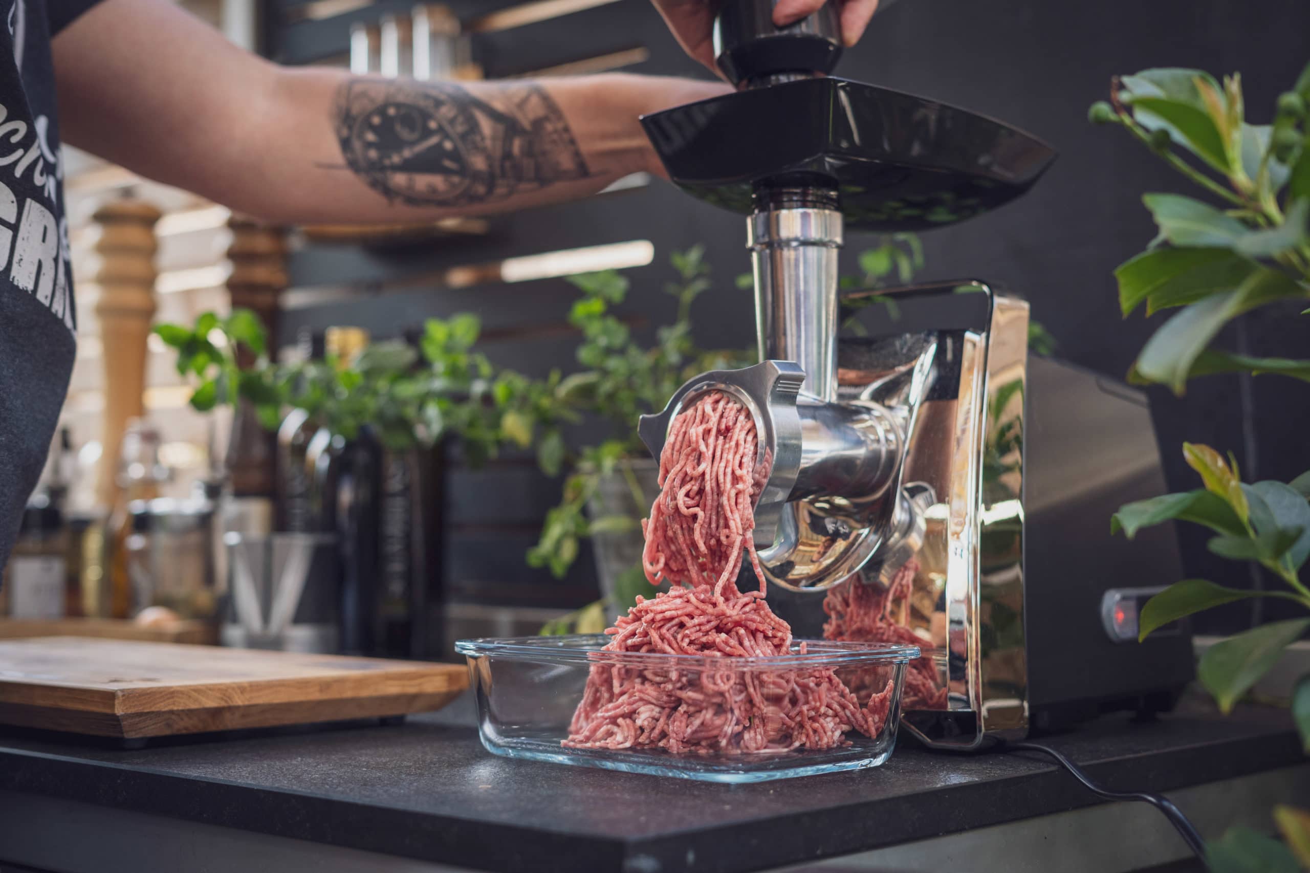 Das Fleisch sollte richtig schön mit Fett durchsetzt sein