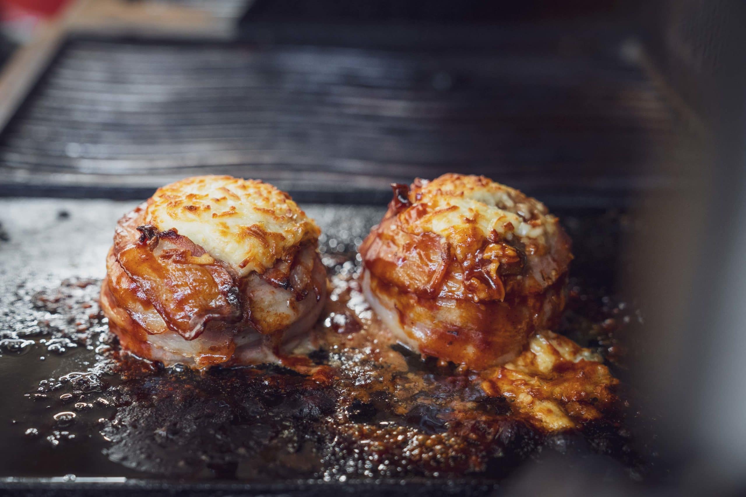 Und für ca. 20 Minuten bei 180 - 200 °C indirekt grillen