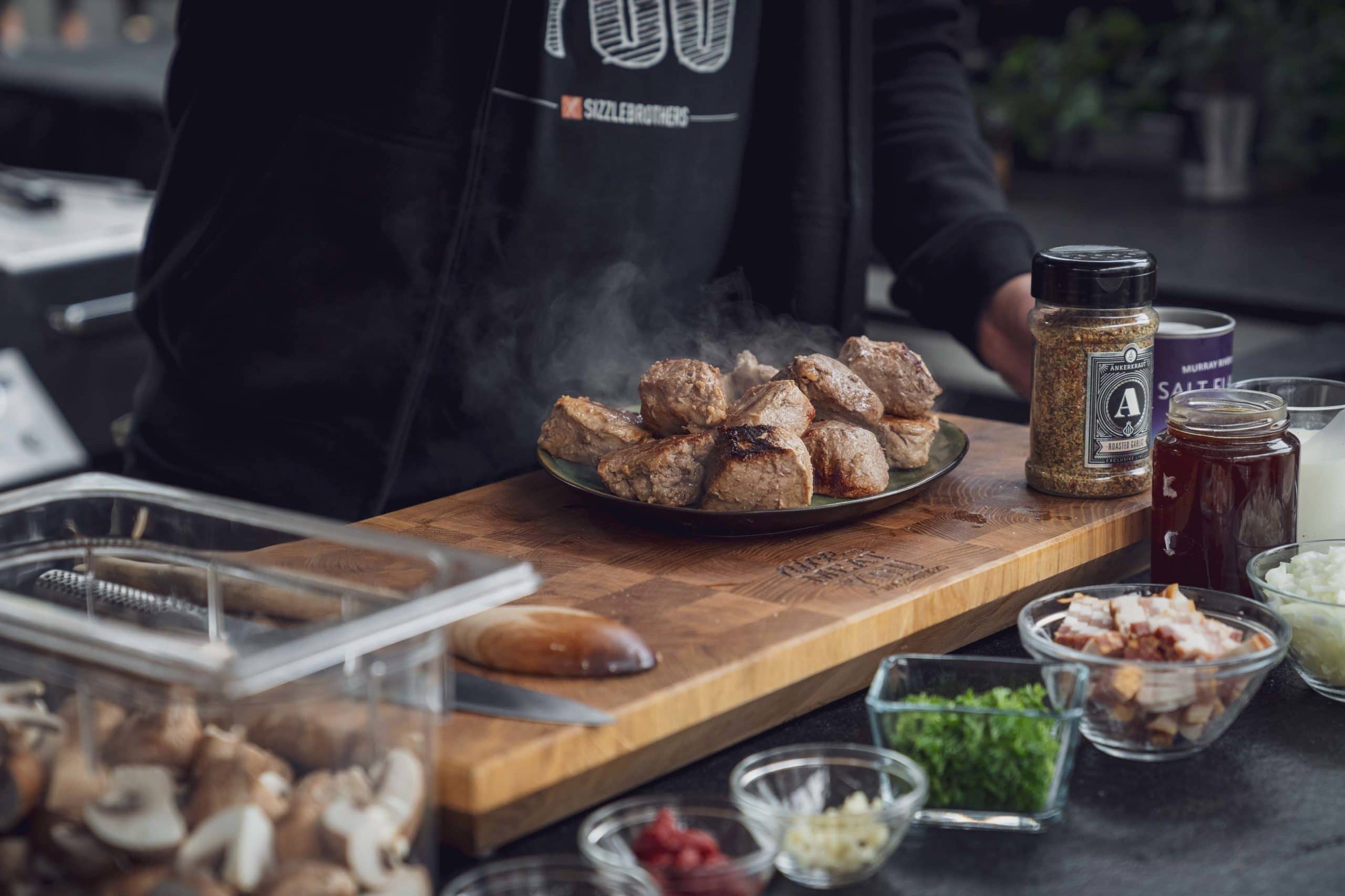 Schweinefilet im Dutch Oven scharf anbraten