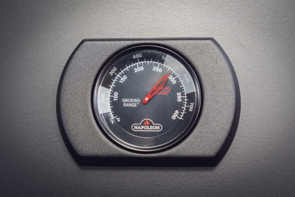 Auch das Thermometer ist schwarz lackiert