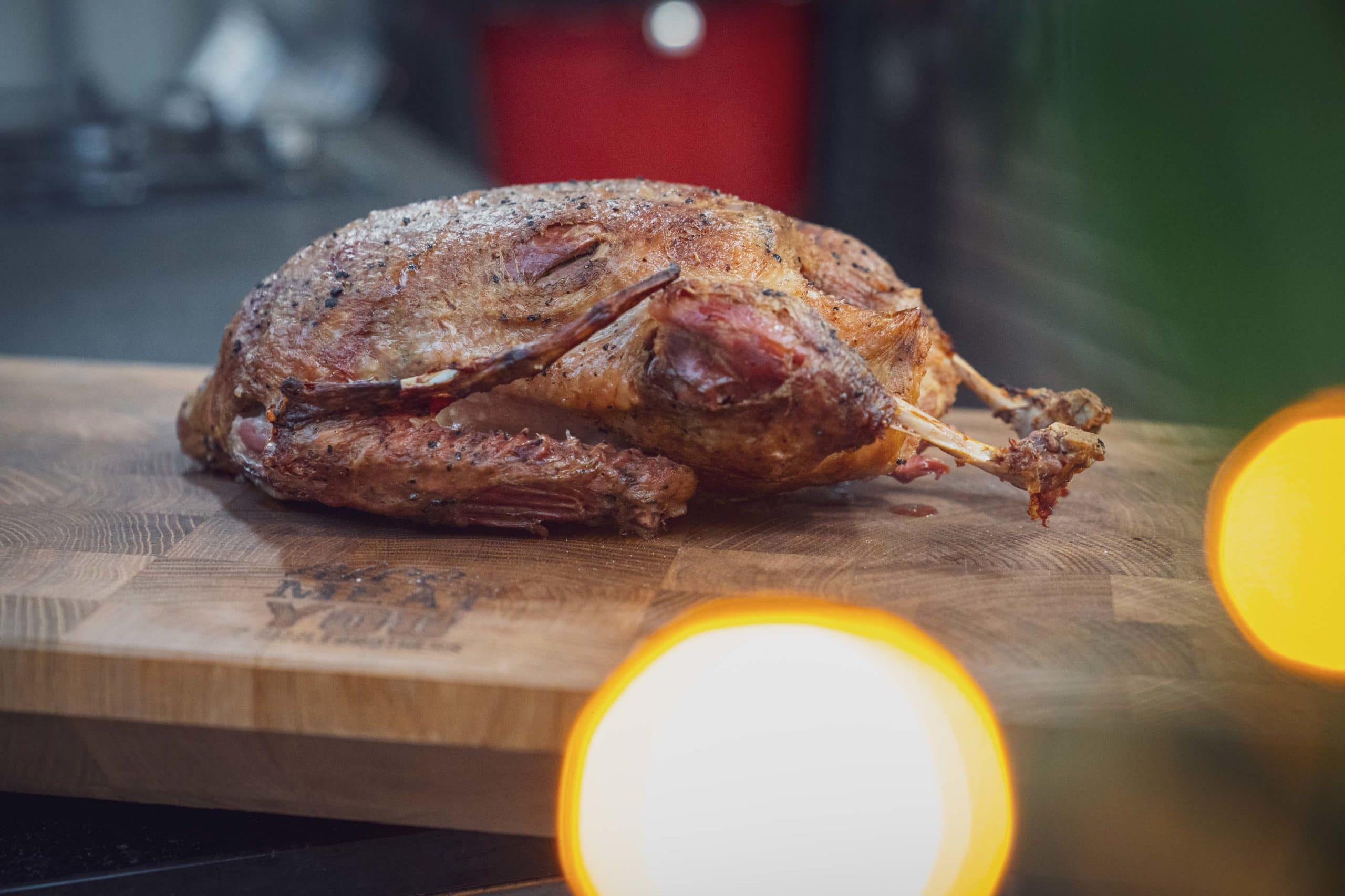Die Sous Vide Ente auf einem Brett