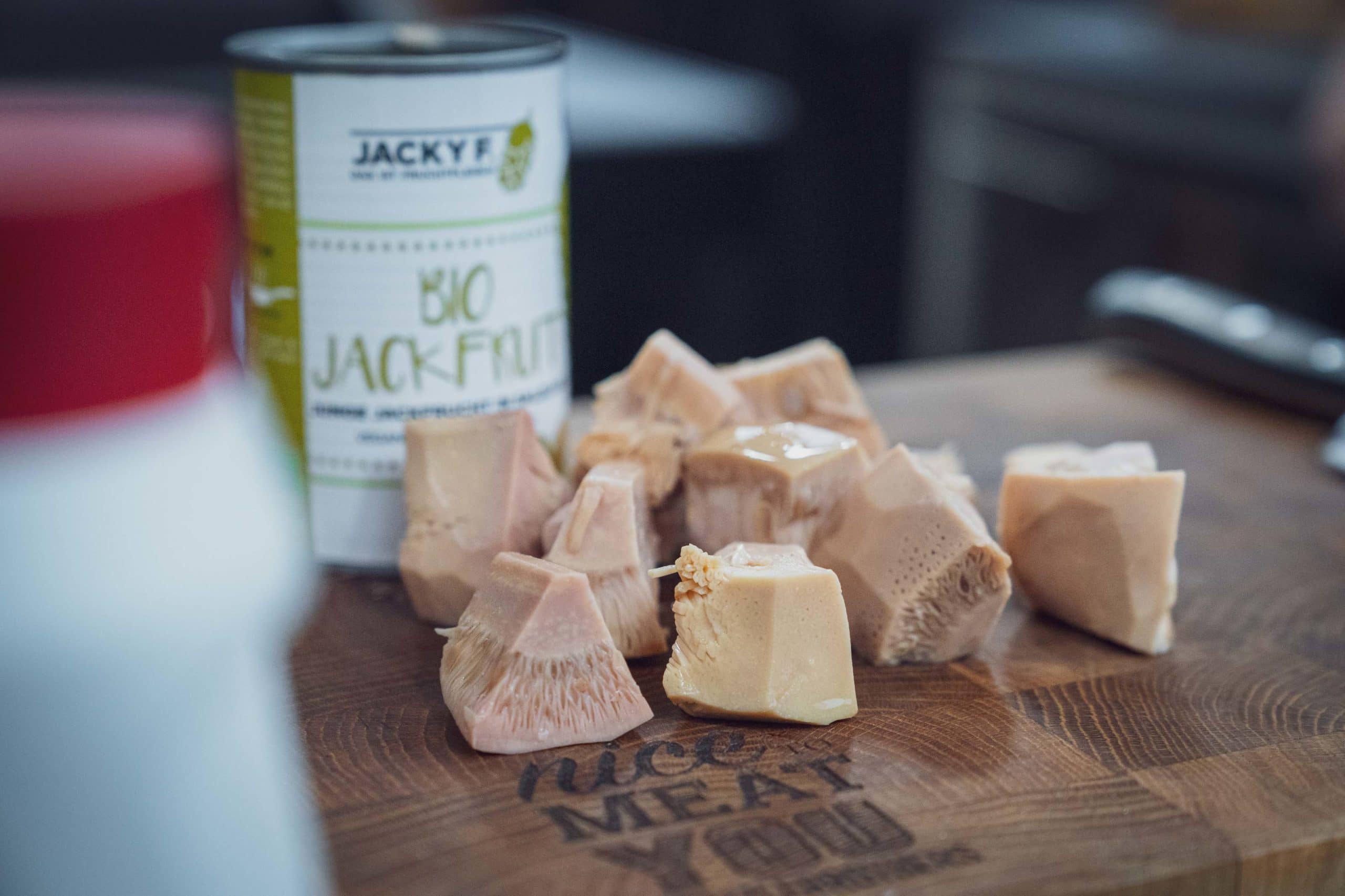 So sieht die Jackfruit aus der Dose aus