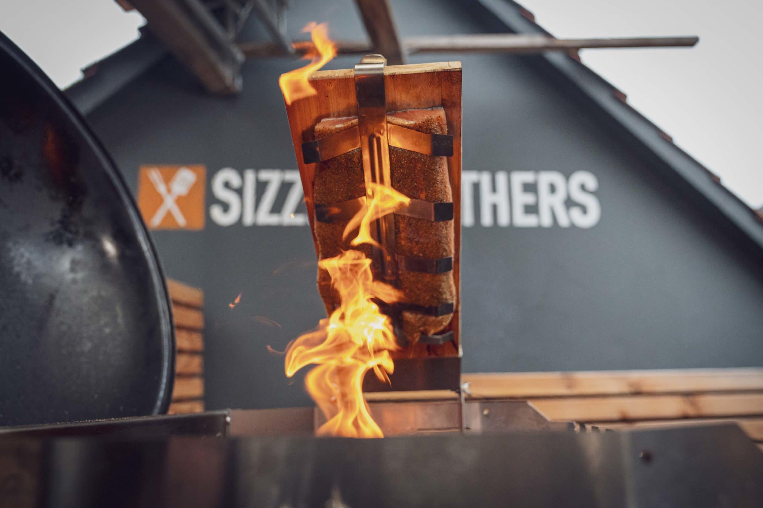 Flammlachs richtig zubereiten