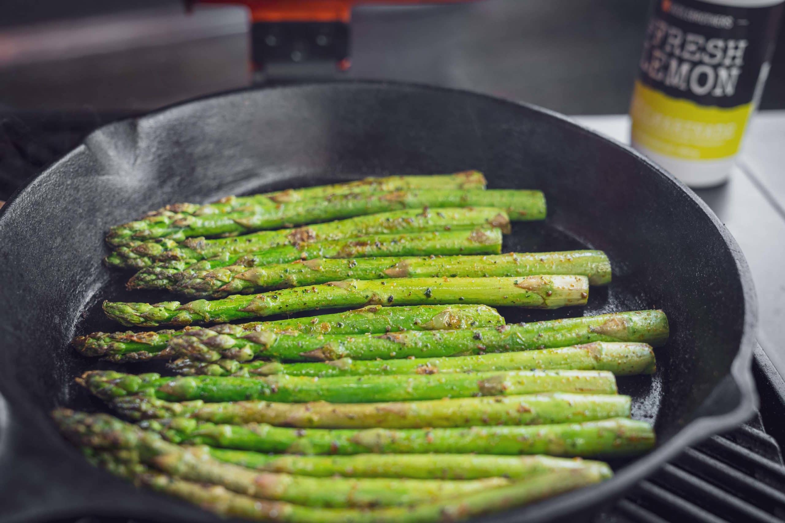 Grüner Spargel mit FreshLemon Marinade