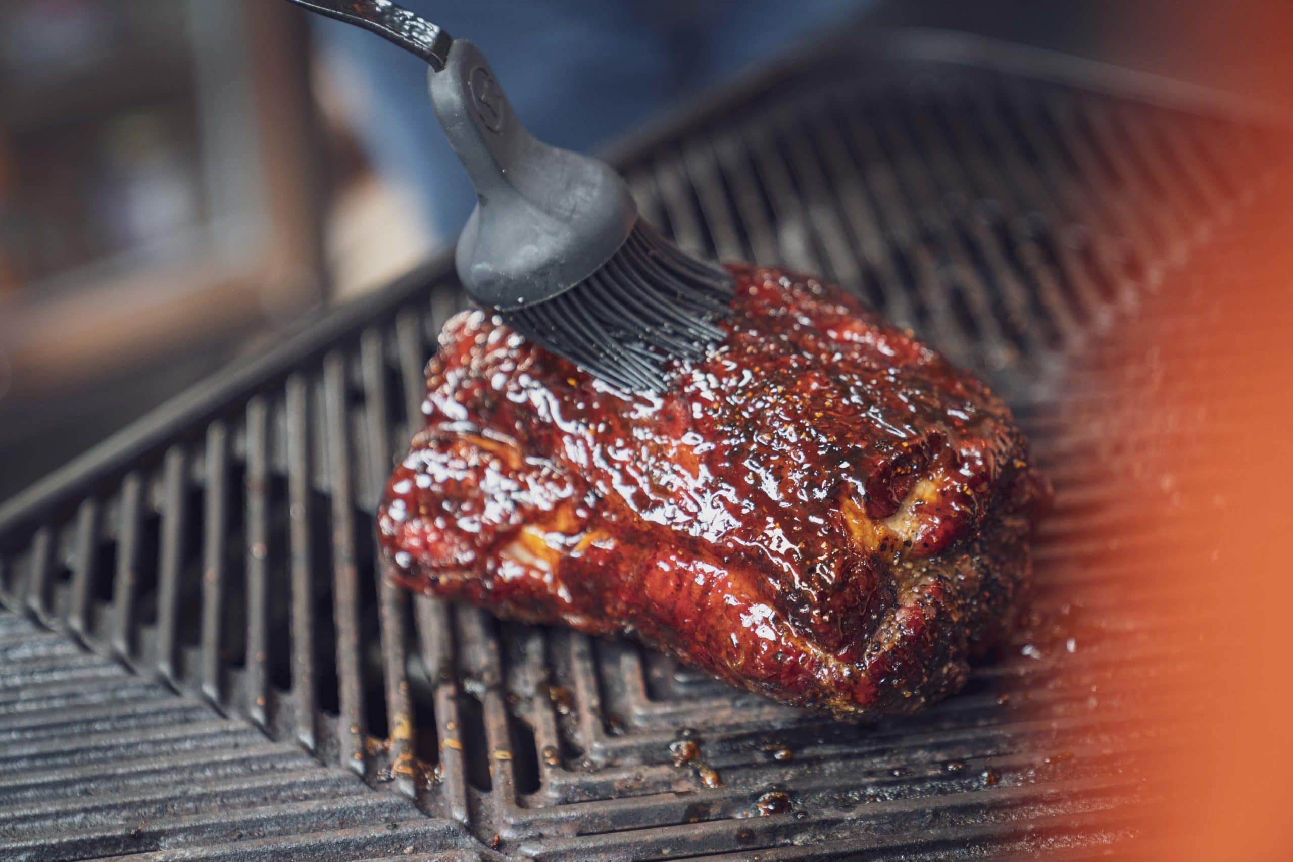 Pulled Pork wird glasiert