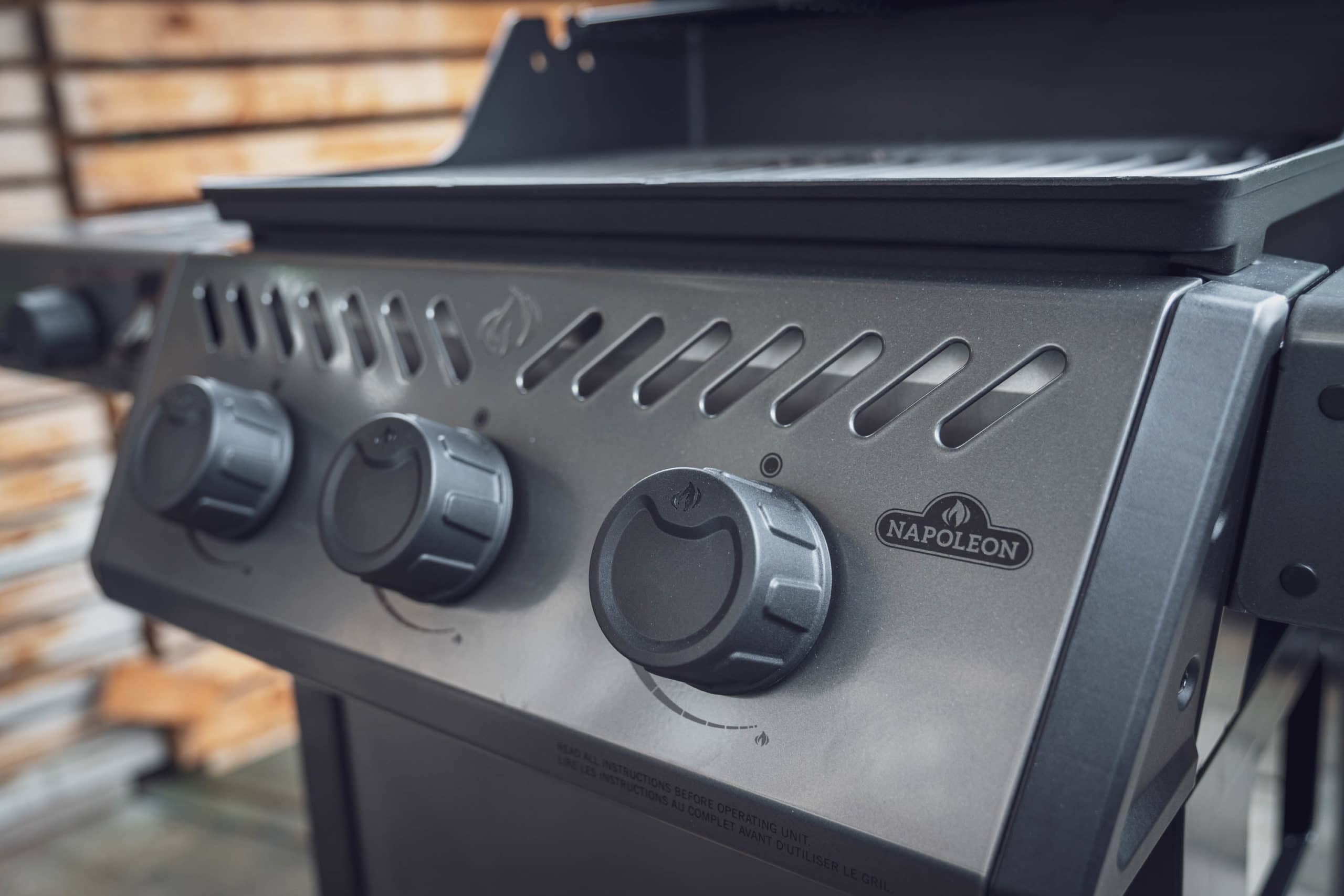 Ansicht Gasgrill - Drehknöpfe