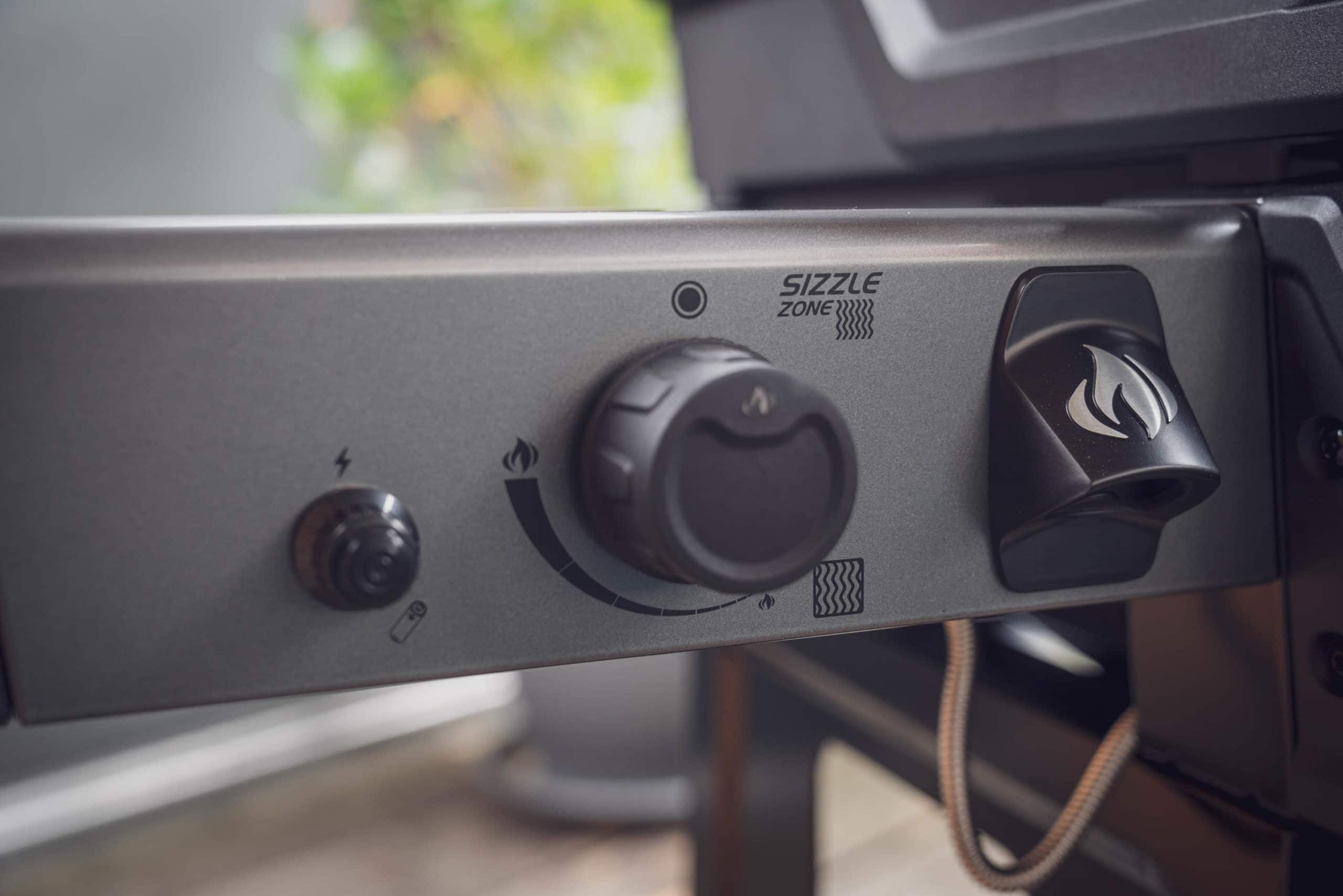 Die Sizzle Zone wird direkt am Seitenteil bedient