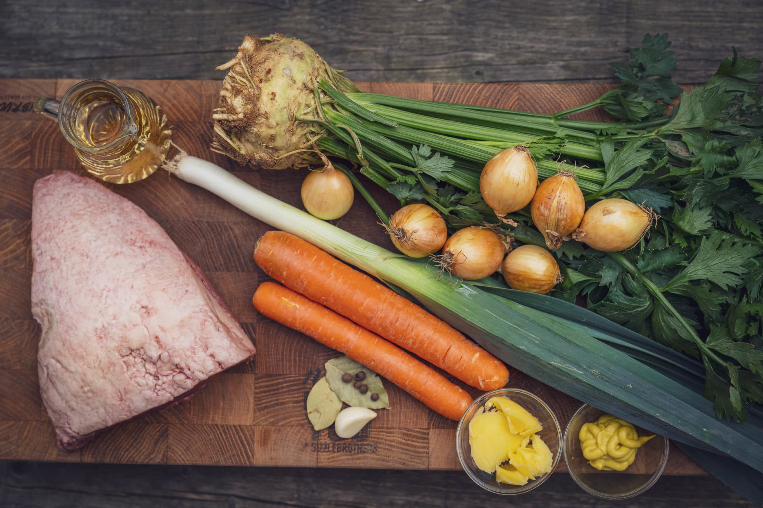 Zutaten für das Zwiebelfleisch Rezept