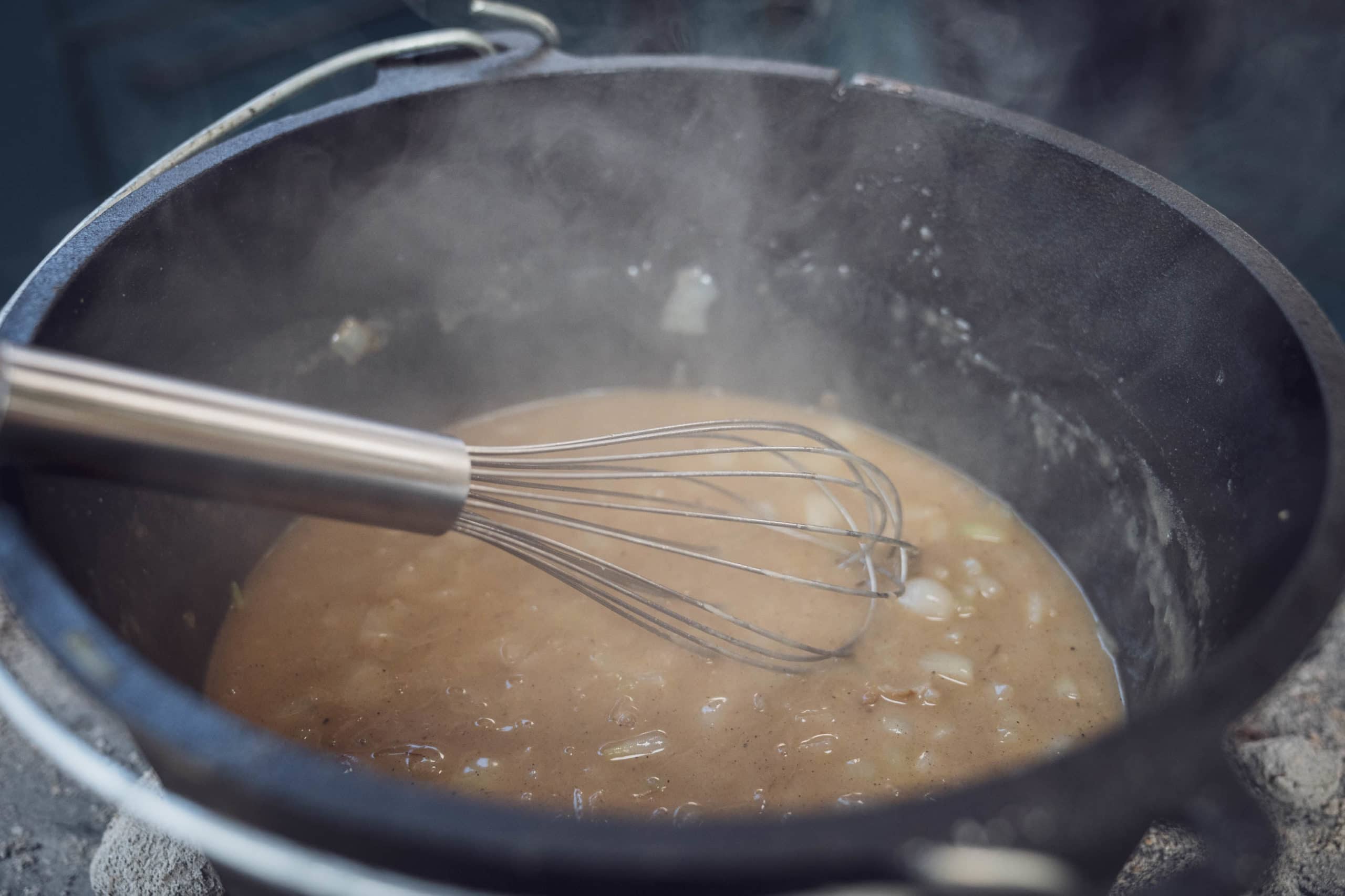 und mit einer Mehlschwitze eine leckere Sauce ziehen