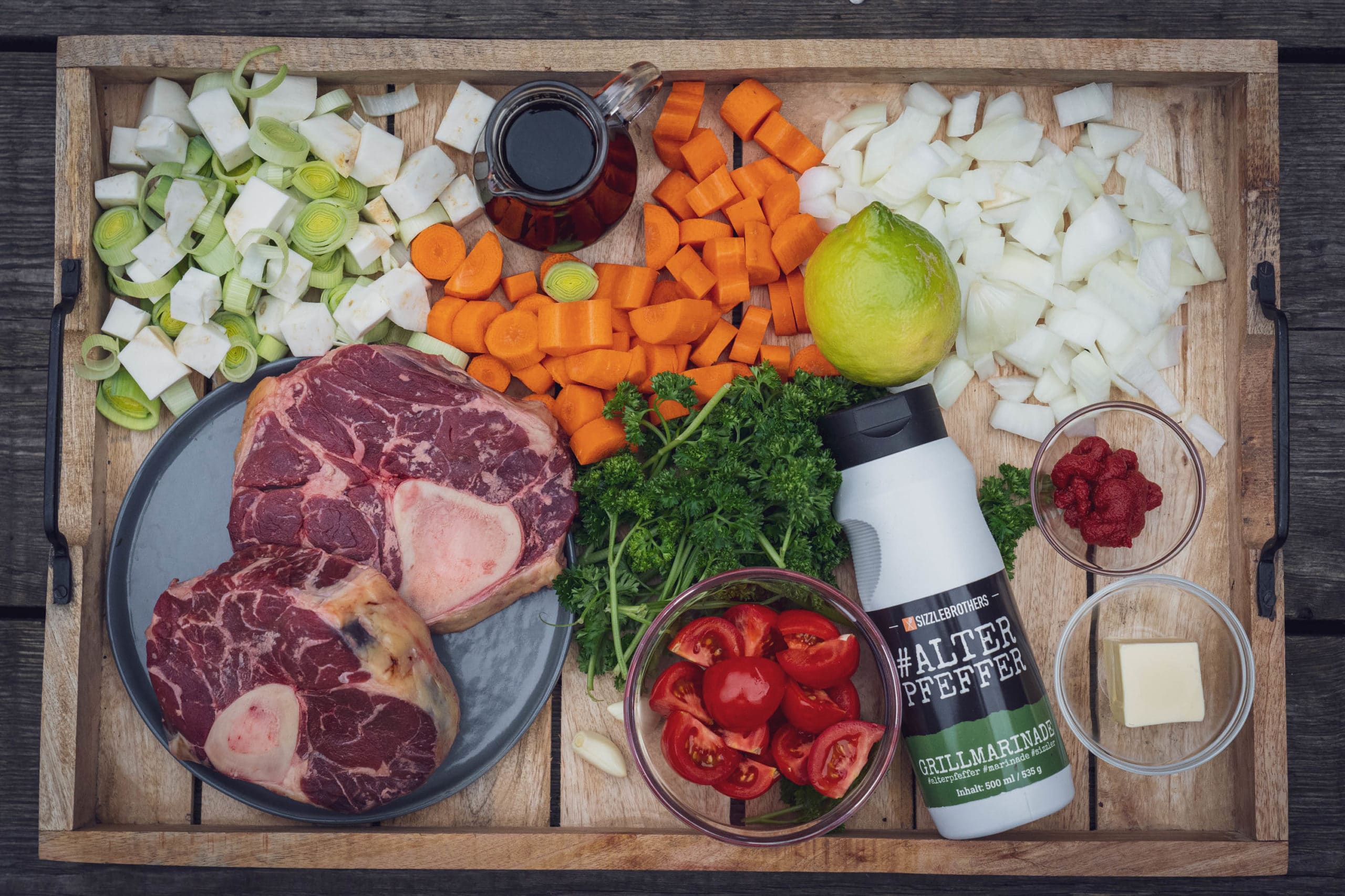 Zutaten für unser Dutch Oven Ossobuco alla Gremolada. Unter anderem mit #AlterPfeffer