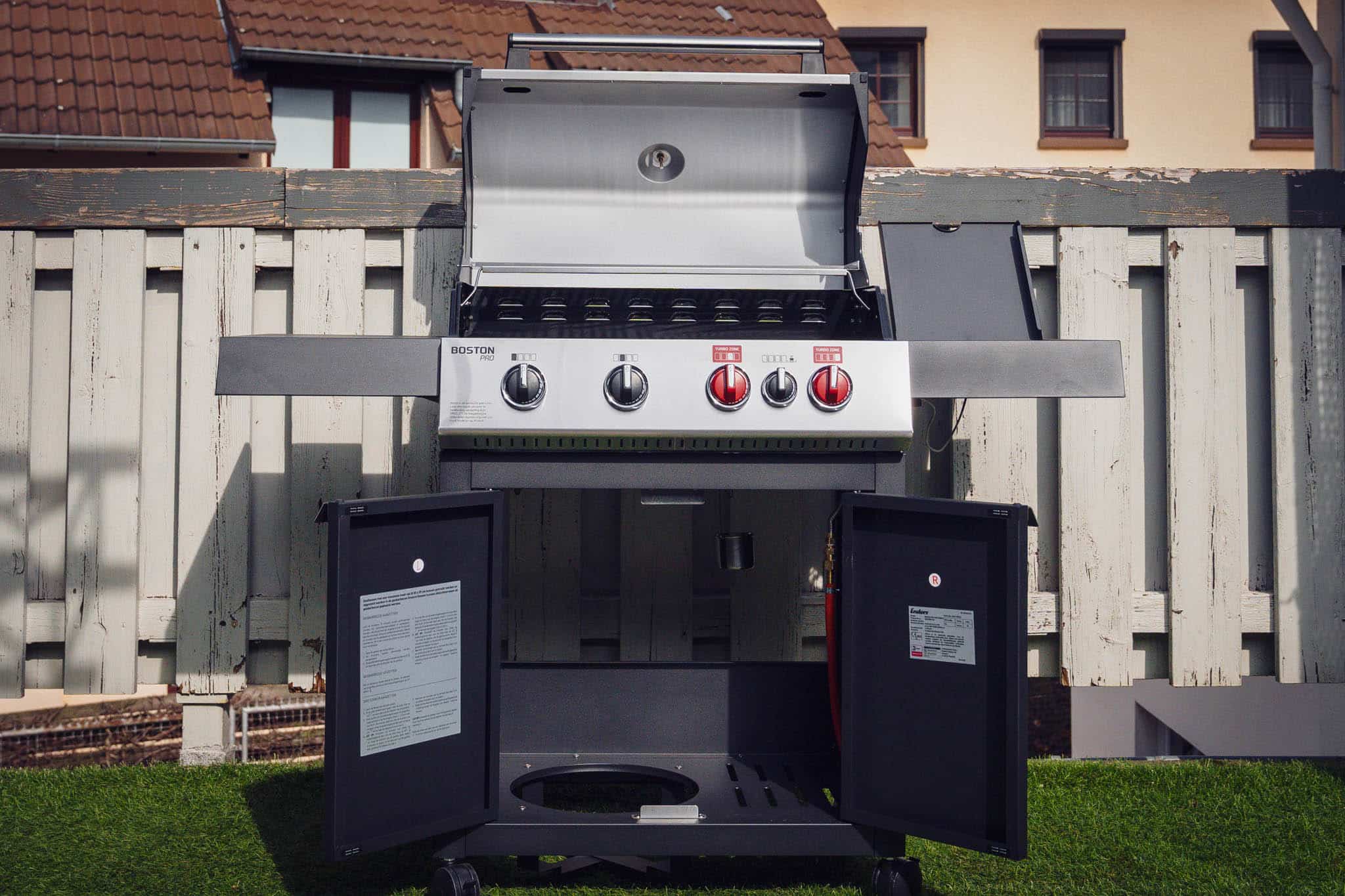 Aldi Grill Enders Boston Pro aufgeklappt
