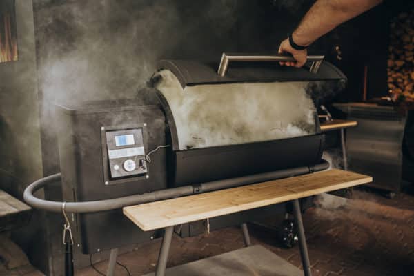 Moesta Sheriff Pelletgrill am smoken