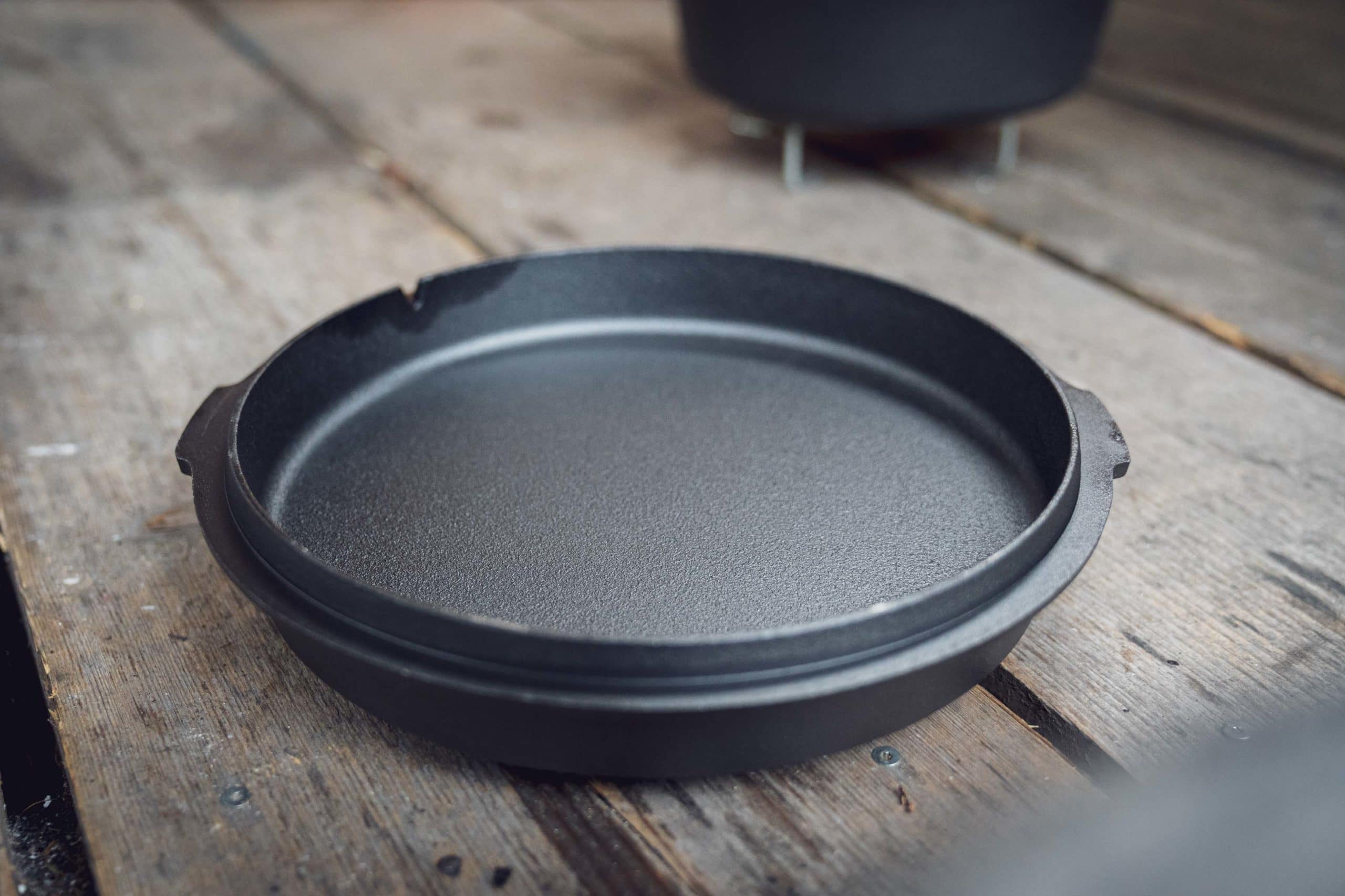 Der Deckel des Dutch Oven kann als Pfanne genutzt werden